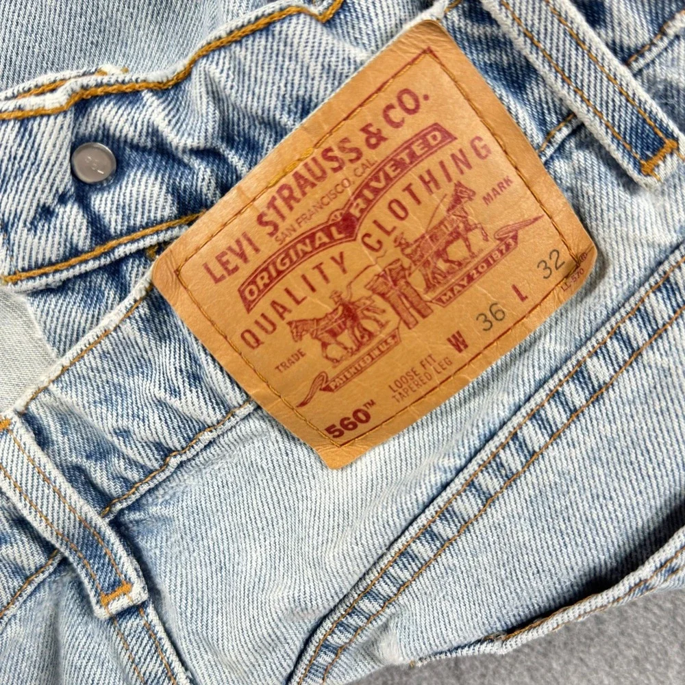 Vintage Levis 560 Men's‎ 36x31 Loose Fit Taper Light Wash Blue Denim Jeans